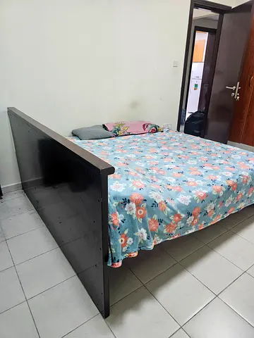 Bed and mattress