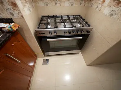 90 cm Stainless Steel Midea 5-Burner Gas Range with Oven - Good Condition