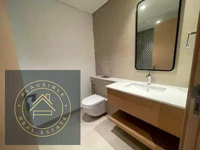 Modern 2-Bedroom Waterfront Apartment | Seagate 1