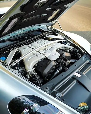 2012 Aston Martin DBS 照片 13