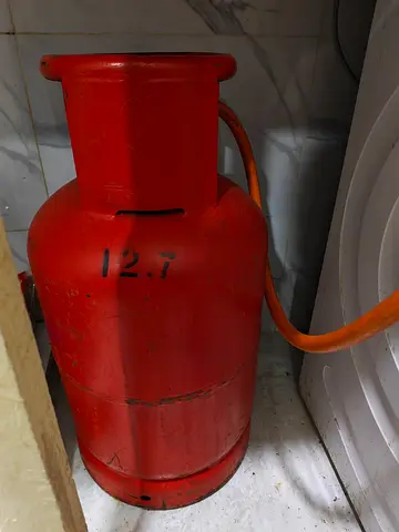 Gas cylinder with stove