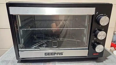 Geepas Electric Oven with Adjustable Temperature Control