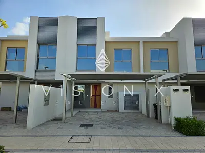 Bright & Airy Townhouses | Great Views | Top Facilities