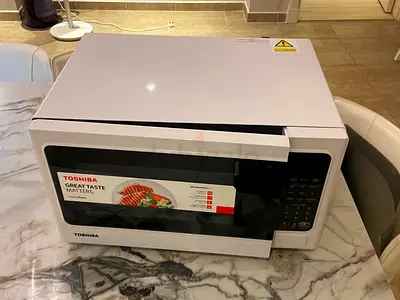 Toshiba Countertop Microwave Oven - Good Condition
