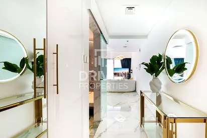 Vacant | Fully Upgraded Unit | Furnished