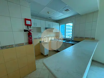 900 sq. ft. - WELL MAINTAINED - NEAR METRO