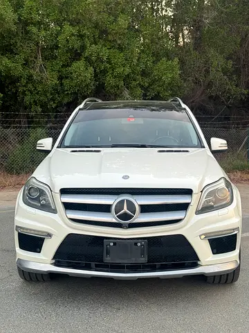 Pristine Mercedes-Benz GL 550 4MATIC 2015 | GCC Specs | Full Service History