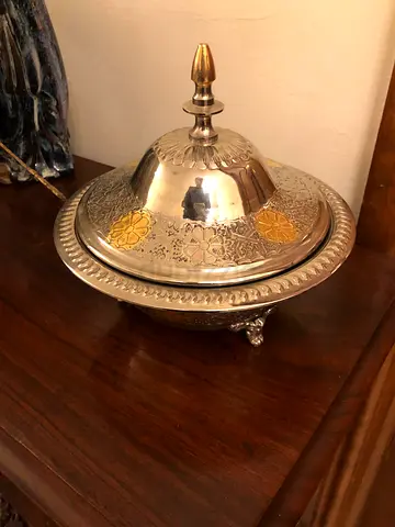 Antique-style decorative covered serving dish / centerpiece (metal)