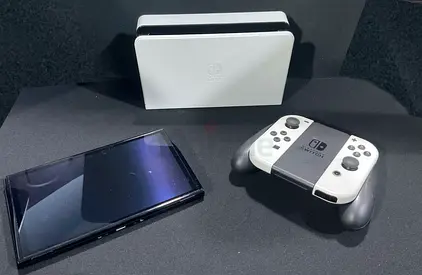 Nintendo Switch OLED White – Like New – Complete Box & Accessories