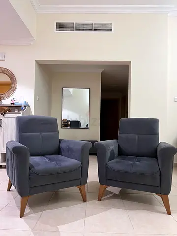 Pair of Grey Armchairs with Wooden Legs - Good Condition - Accent Chairs