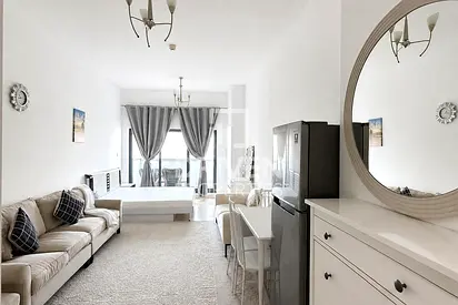 Fully Furnished Studio and Ready to Move In
