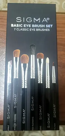 Sigma Basic Eye Brush Set - 7 Classic Eye Brushes (New in Box)