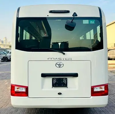 2025 Toyota COASTER — фото 3
