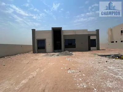 3 BR Villa in Al Aweer with Covered Parking