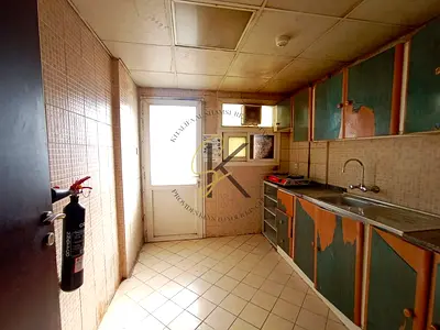 CLOSE TO SMALL NASTIO FAMILY BUILDING 2BHK 2 WASHROOM WITH BULCONEY ON ROAD BUILDING ONLY 43K CLOSE