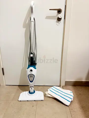 Steam-mop black  Decker with replacements pad
