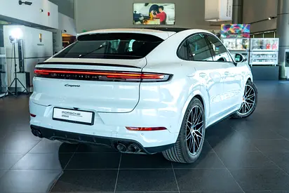 صورة 2 لـ 2025 Porsche CAYENNE