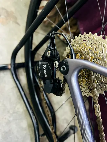 Road bike Giant liv 12 speed carbon
