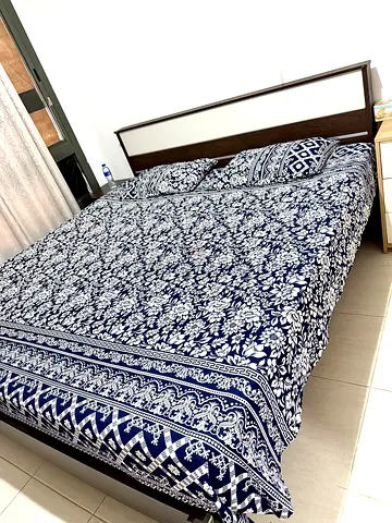 King size bed with free medicated mettres like new and side table