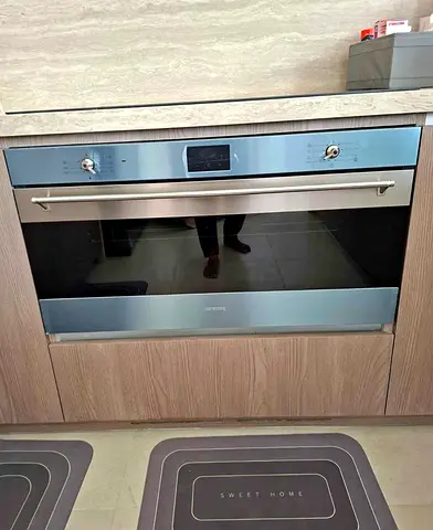 Smeg Brand New , Latest New Model Built-in Electric Cooktop and Oven .