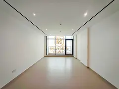 SPACIOUS 3BHK | BALCONY | GYM &amp; PARKING