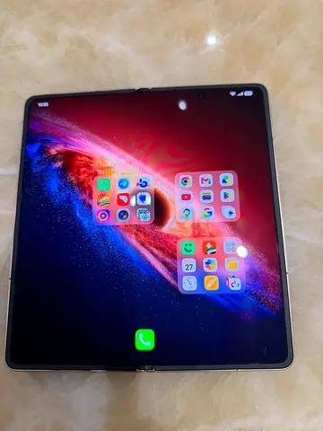 HONOR Magic V6 (leather back) - TDRA with Box 3 weeks used only