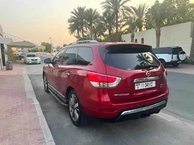 Nissan Pathfinder SL AWD 2015 model GCC Top option sunroof single lady driven accident free