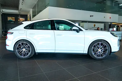 صورة 3 لـ 2025 Porsche CAYENNE