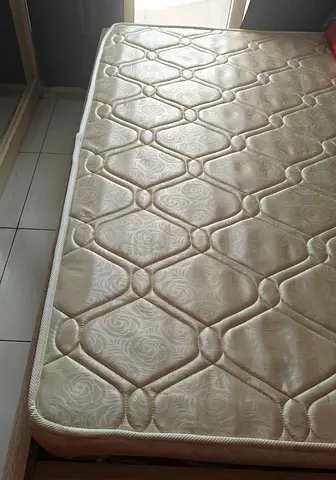 Used Double Mattress in Good Condition - Foam/Coil