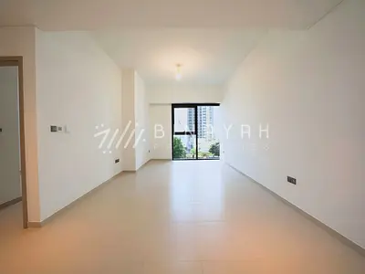 Luxury Living | Fountain View | Vacant