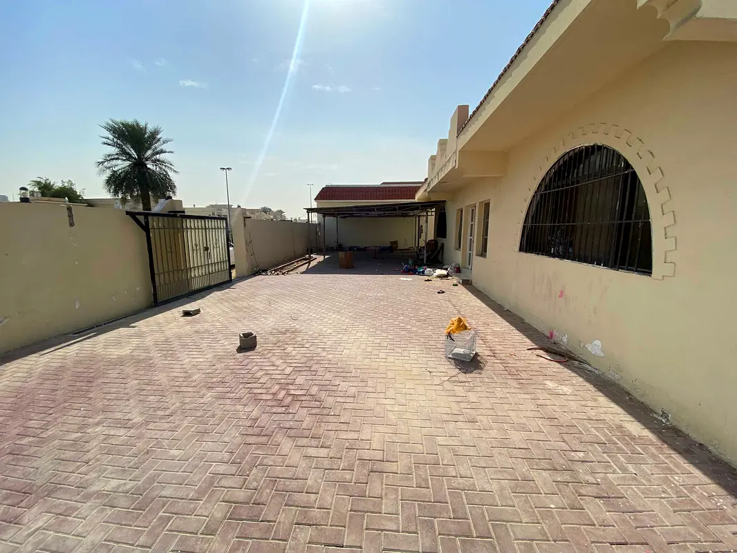 SPECIOUS VILLA 4BEDROOMS WITH ATTACH BATHROOM IN JUST 80K NEAR SHAAB VILLAGE