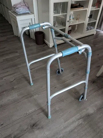 Lightweight folding walker with front wheels - free