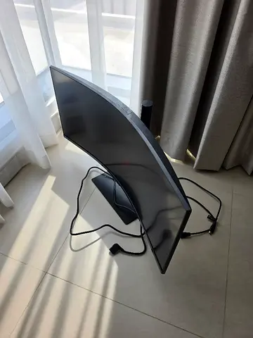 Samsung 34-inch Curved Monitor - Excellent Condition