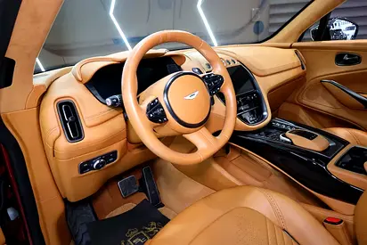 2021 Aston Martin DBX 照片 6