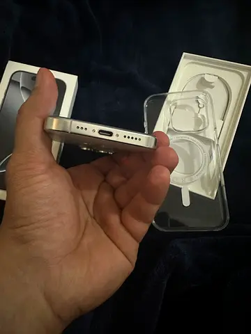 iPhone 16 pro 256 white titanium
