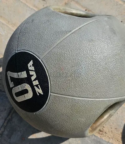 Ziva 10kg Medicine Ball with Handles - Good Condition