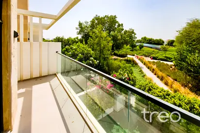 Vacant | Open Living | Landscaped Garden