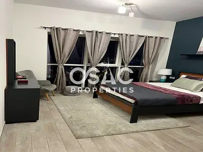 Stunning Apartment | Spacious Layout ! Community View