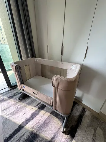 Chicco Next2Me Forever Crib + Mattress | Like New | Beige | Excellent Condition