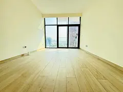 Chiller Free AC // Huge Size Studio Just 44k Rent 4 Cheques &amp; Kitchen Appliances