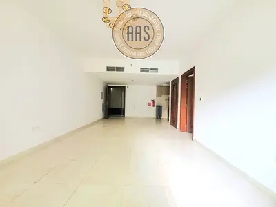 Bright 1BR Apartment | Balcony | Road View