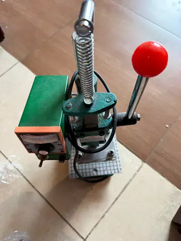 Hot press machine