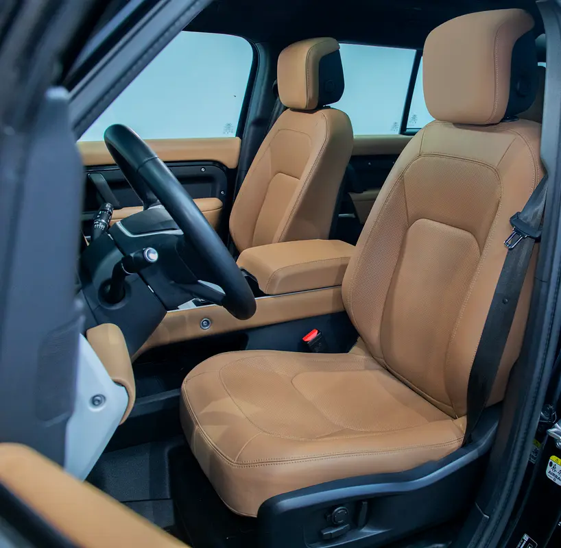 Land Rover Defender 2025