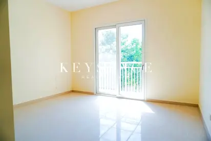 Modern Luxury Estate | Thriving Family Community | Resale