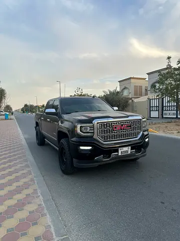 GMC Sierra 1500 Denali 2016 | GCC Specs | Well Maintained