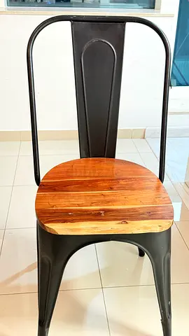 4 Industrial metal dining chairs with wooden seat - set-ready
