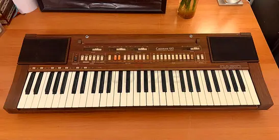 CASIO - Vintage 1984 Casio Casiotone 610 (CT-610)