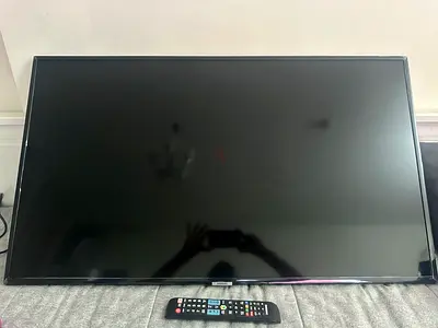 43-inch LED SMART TV - Good working condition
