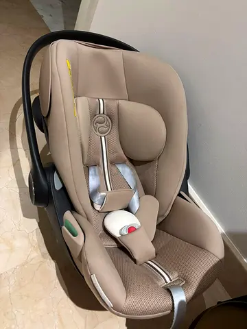Baby car seat for sale good condition