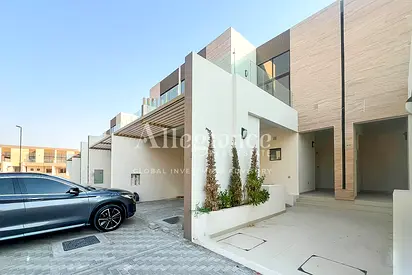 Private Garden | Spacious Layout | Golf Living